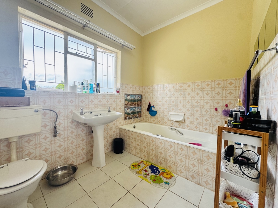 4 Bedroom Property for Sale in La Hoff North West